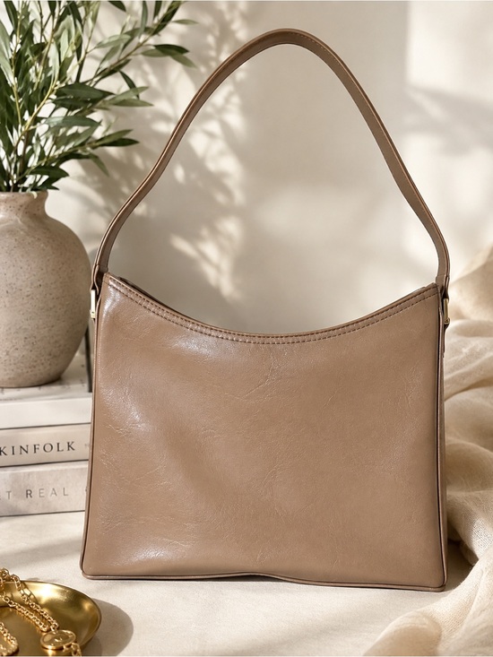 Liz Claiborne Handbags - Liz Claiborne Taupe Shoulder Bag Y2K Minimalist Quiet Luxury Everyday Purse EUC
